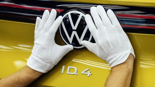 Automobilka Volkswagen varuje pred škodlivým vplyvom možných Trumpových ciel