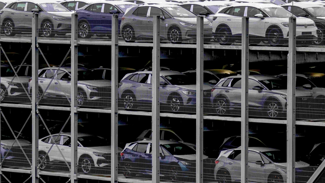 Trumpove clá na automobily môžu najviac poškodiť Slovensko, spočítala analýza holandských bankárov