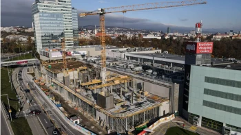 Vyhne sa Bratislava osudu „mŕtvych nákupných centier“? O prežitie bojujú prerábkami za milióny