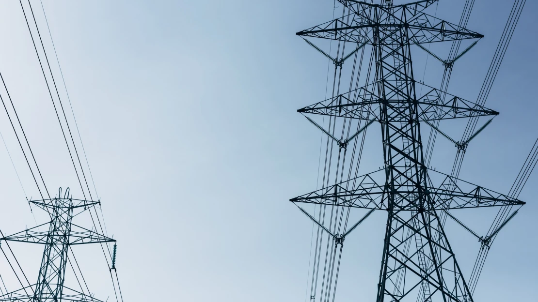 EÚ plánuje, že pre vojnu s Iránom zníži zdanenie elektriny, možné je aj zrušenie