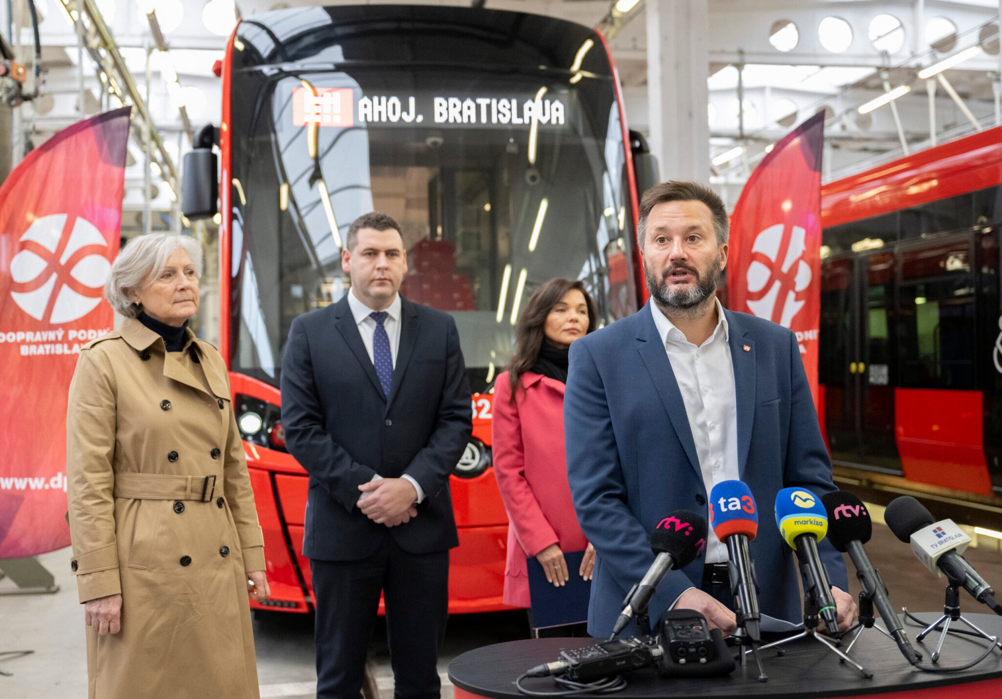 Na koniec Petržalky sa električkou odveziete o pár týždňov. Kam ešte chce Vallo predĺžiť trať?