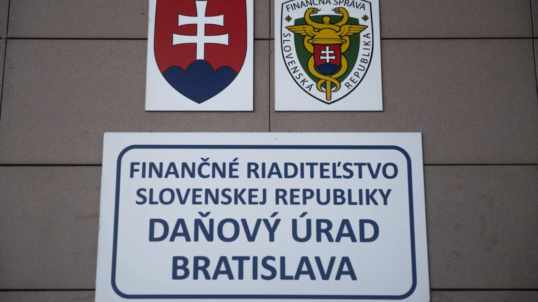 Sľubujú vrátenie daní, chcú vaše údaje. Finančná správa upozorňuje na podvodné e-maily