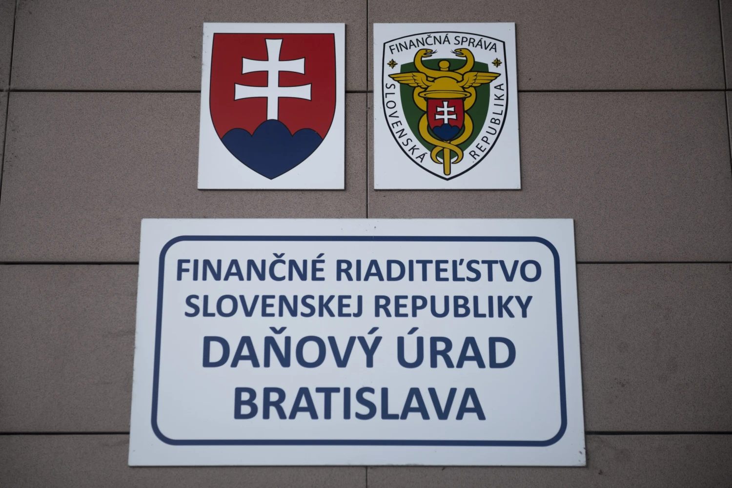 Sľubujú vrátenie daní, chcú vaše údaje. Finančná správa upozorňuje na podvodné e-maily