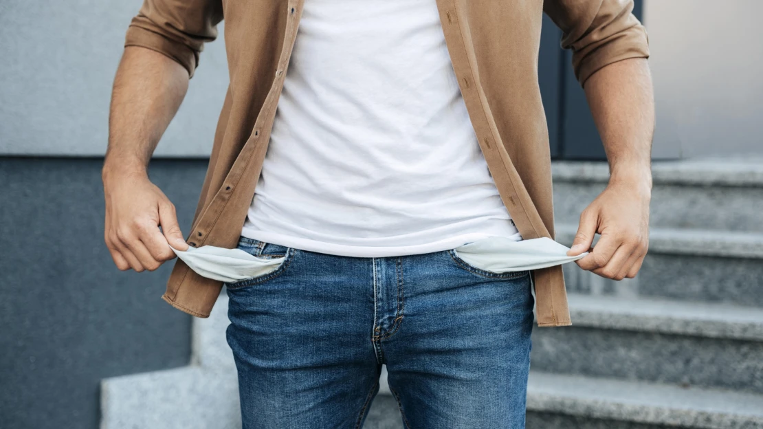 Takmer polovica Slovákov nemá z čoho investovať. Finanční experti odporúčajú zmeniť stratégiu