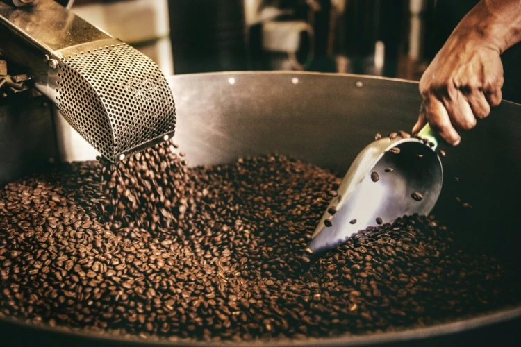 Aký etický je biznis s kávou? Pražiarne sa usilujú o zvýšenie štandardov férovosti