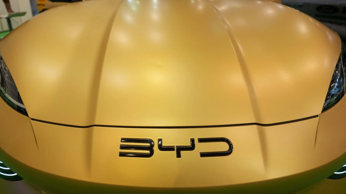 Čína odmieta obvinenia, že by neférovo dotovala svoje automobily