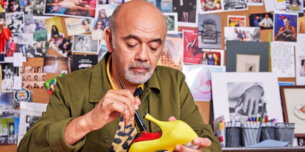 Christian Louboutin vstúpil do klubu miliardárov. Jeho lodičky nosí Beyoncé aj Taylor Swift