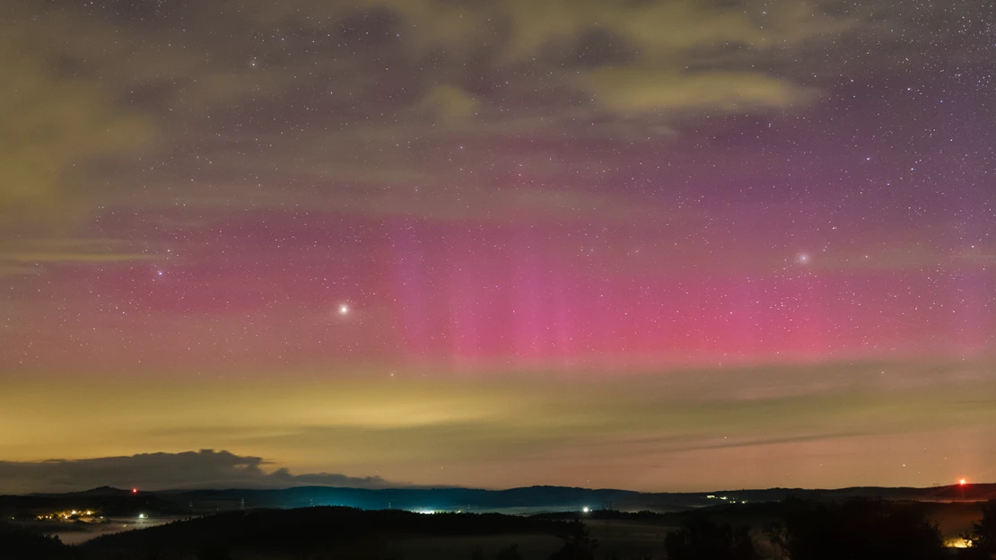 Slováci môžu cez víkend spozorovať polárnu žiaru. Spôsobia ju búrlivé aktivity Slnka
