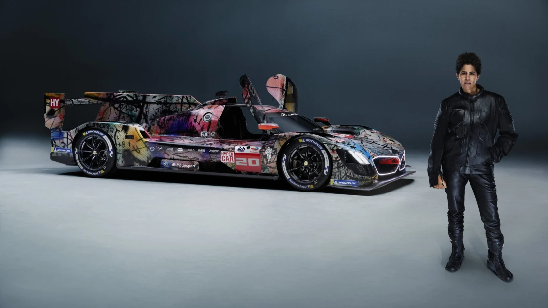 Keď sa umenie spojí s autami. BMW v Paríži predstavilo nové Art Car