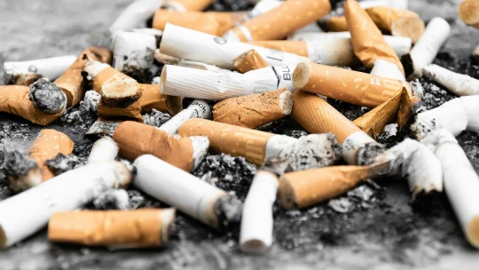 Fajčiari by podľa analýzy mohli zbohatnúť. Investovaním sumy za cigarety je v hre stotisíc eur