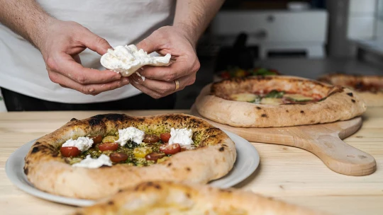 Za pizzou z garáže cestuje celé Slovensko. Neapolka láka nízkymi cenami a prvotriednou kvalitou