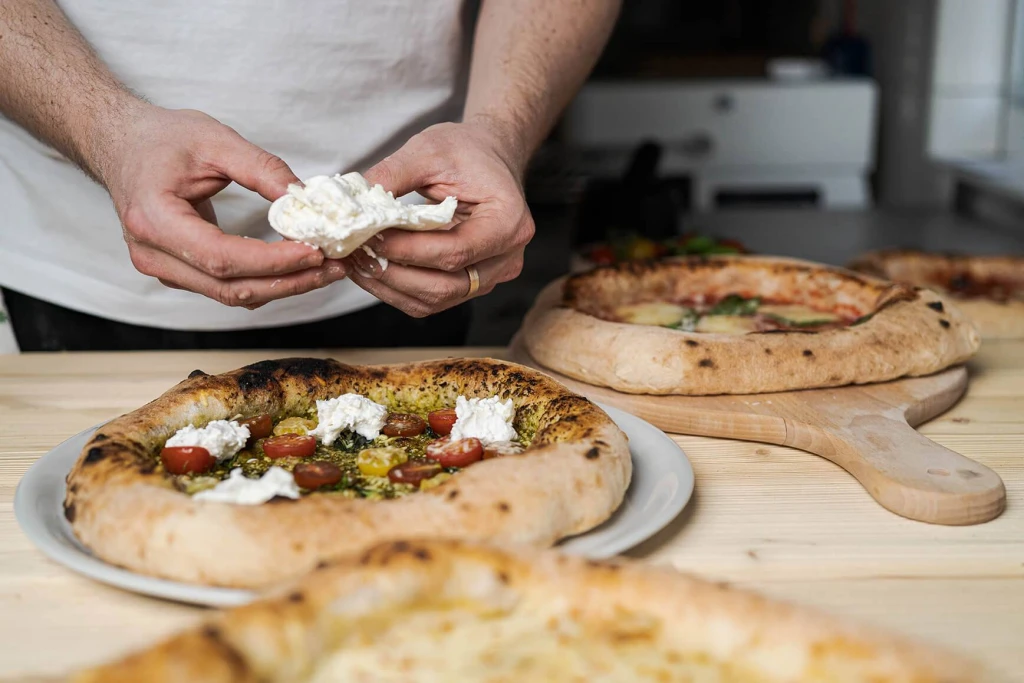 Za pizzou z garáže cestuje celé Slovensko. Neapolka láka nízkymi cenami a prvotriednou kvalitou