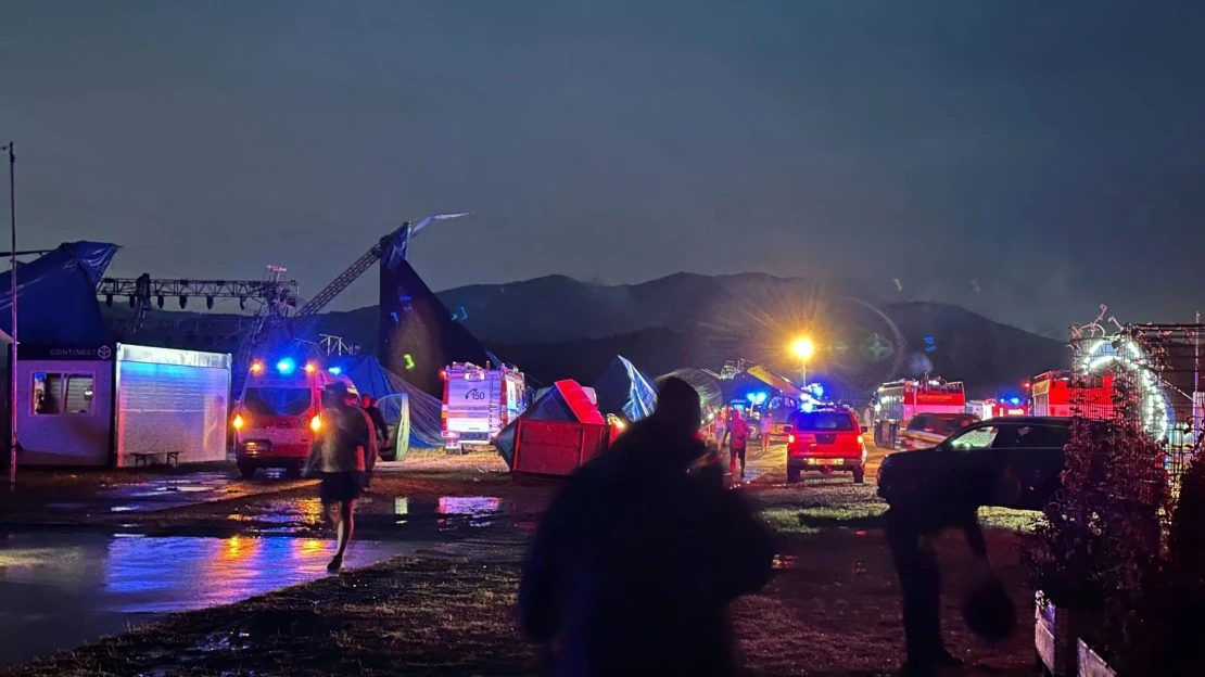 Búrka na Pohode. Spadol jeden z hlavných stanov, 12 ľudí sa zranilo, festival ukončili