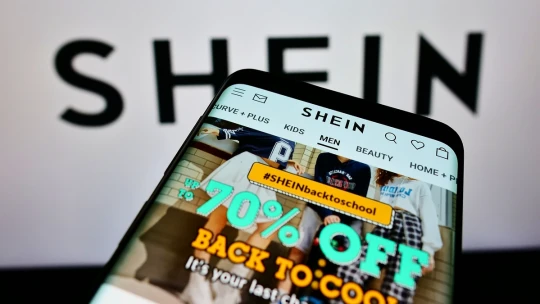 Taliansko pokutovalo čínsky e-commerce gigant Shein. Zavádzal v informáciách o tovare