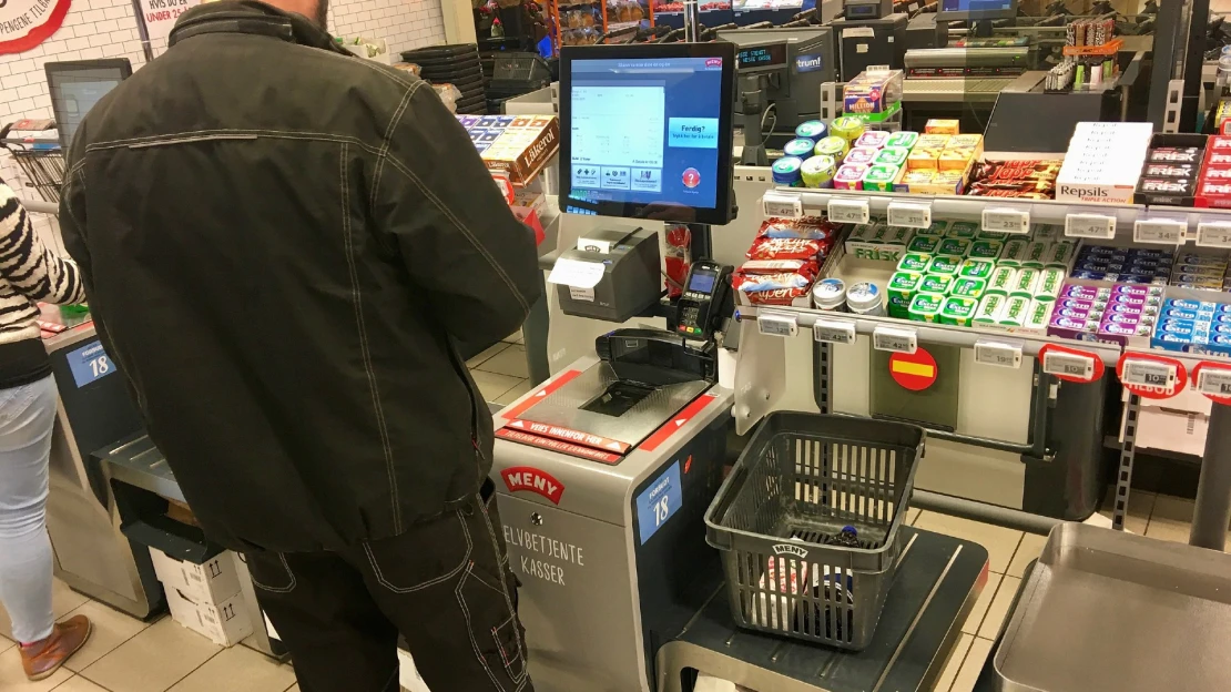 Pokladne bez obsluhy využívajú najmä mladí. Slováci chcú takto kupovať aj pizzu a teplé jedlá