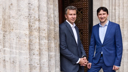 Muži, ktorí zarábajú peniaze Andrejovi Babišovi: Krypto už nikto nepotrebuje, kupujeme Boeing a Pumu