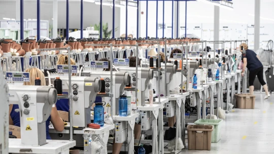 Honeywell, Ecco, Vulkan – kto zavrie fabriku ako ďalší? Kríza obuvníkov pokračuje