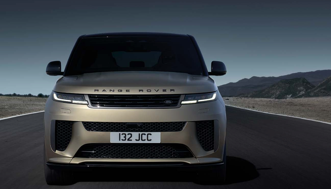 Robustné auto so športovou dušou. Land Rover ukázal, že je to možné