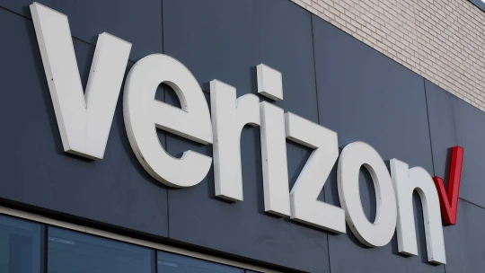 Verizon prevezme konkurenta Frontier Communications za 20 miliárd dolárov