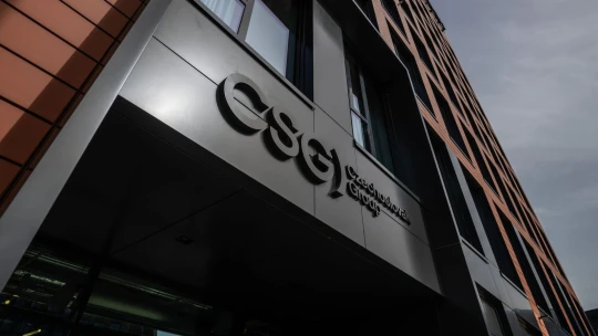 Strnadova CSG vstupuje do maďarskej 4iG, Rába vyrobí dvetisíc vozidiel Tatra