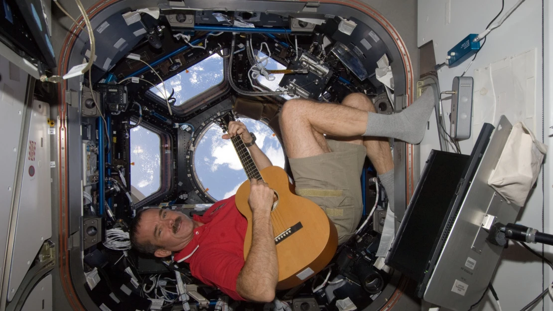 Všetci žijeme v nejakej krabici z obmedzení. Astronaut Chris Hadfield o vesmíre a živote