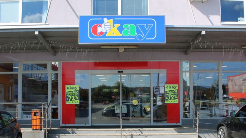Predajca elektroniky Okay zrejme skončí v konkurze, návrh na reorganizáciu správca nedostal