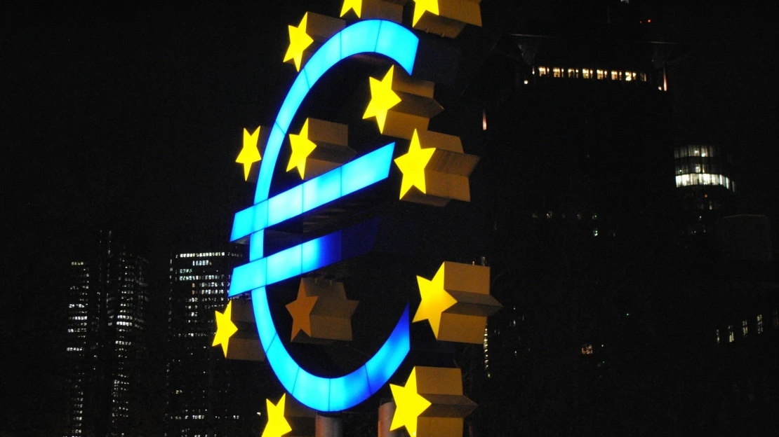 EÚ schválila vstup Bulharska do eurozóny od 1. januára 2026, určila aj výmenný kurz