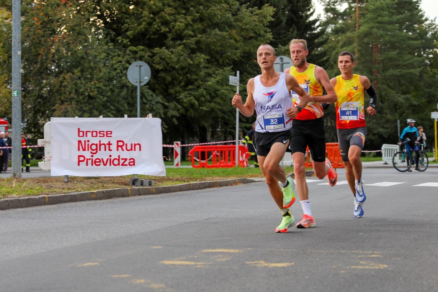 Kto je tréner zlatého medailistu Beňuša? Nabehá 7000 kilometrov ročne, je najlepším maratóncom roka
