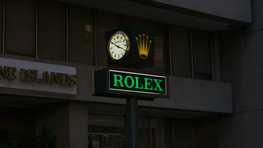 Tajuplná spoločnosť, ktorá nezverejňuje žiadne výsledky. Čo skrýva svetový gigant luxusu Rolex?