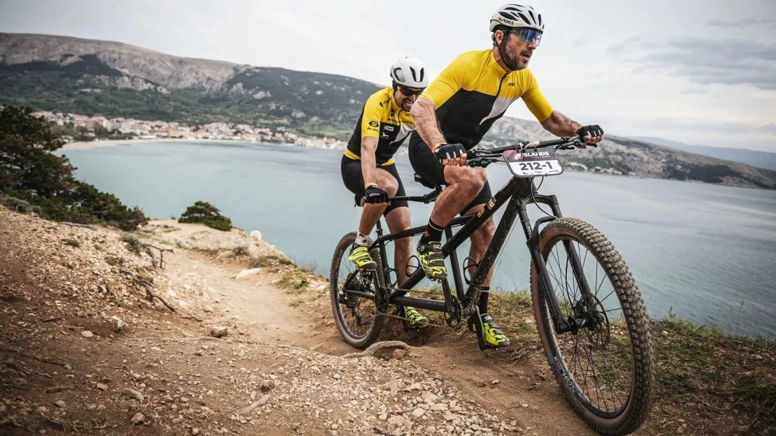 Krasojazda nevidiaceho športovca. Otvoril mi oči, hovorí priateľka slepého cyklistu