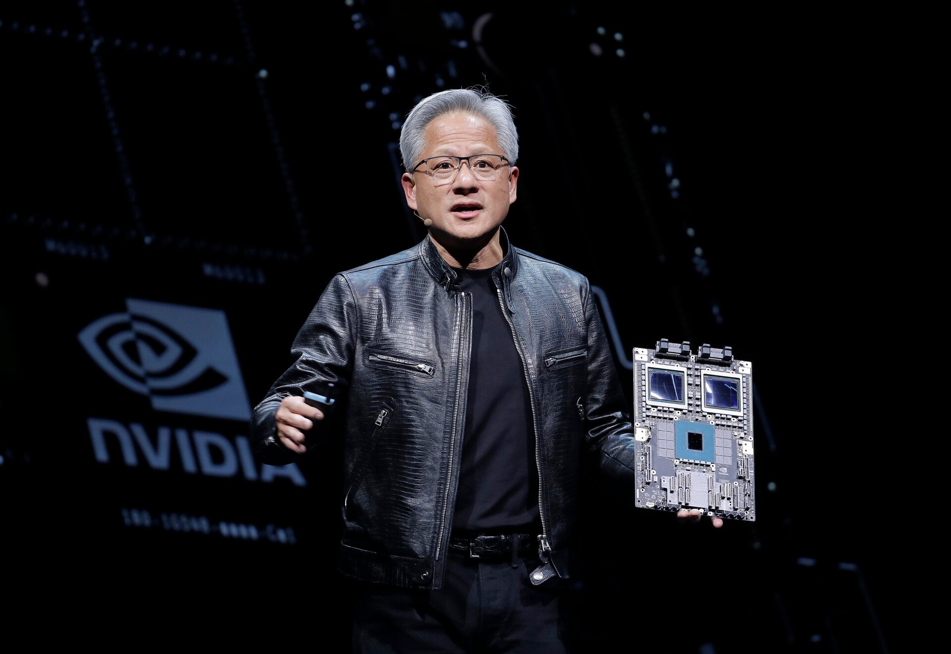 Nvidia investuje päť miliárd dolárov do konkurenta Intelu. Cena akcií prudko narástla