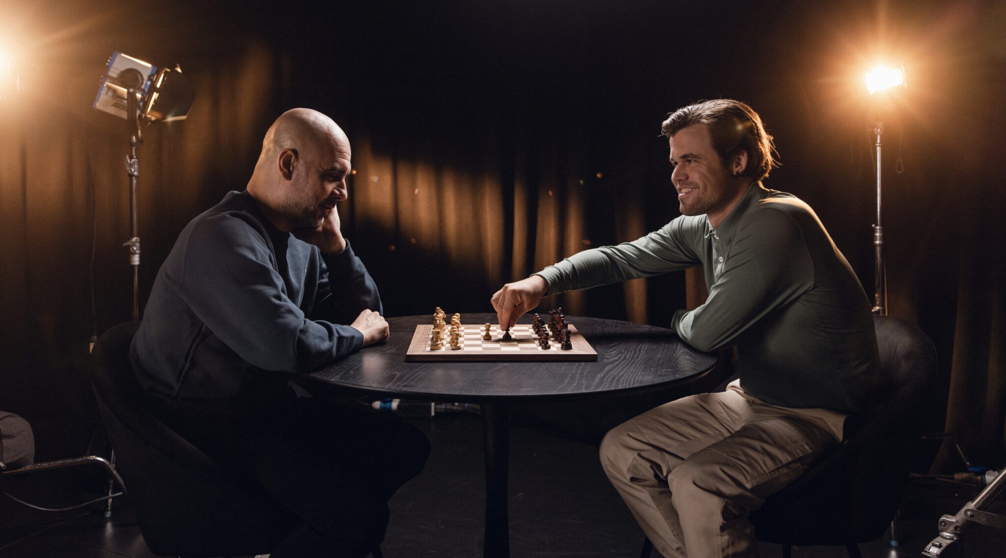 Dostal šach, dal mat. Magnus Carlsen vybudoval v džínsoch impérium za 50 miliónov