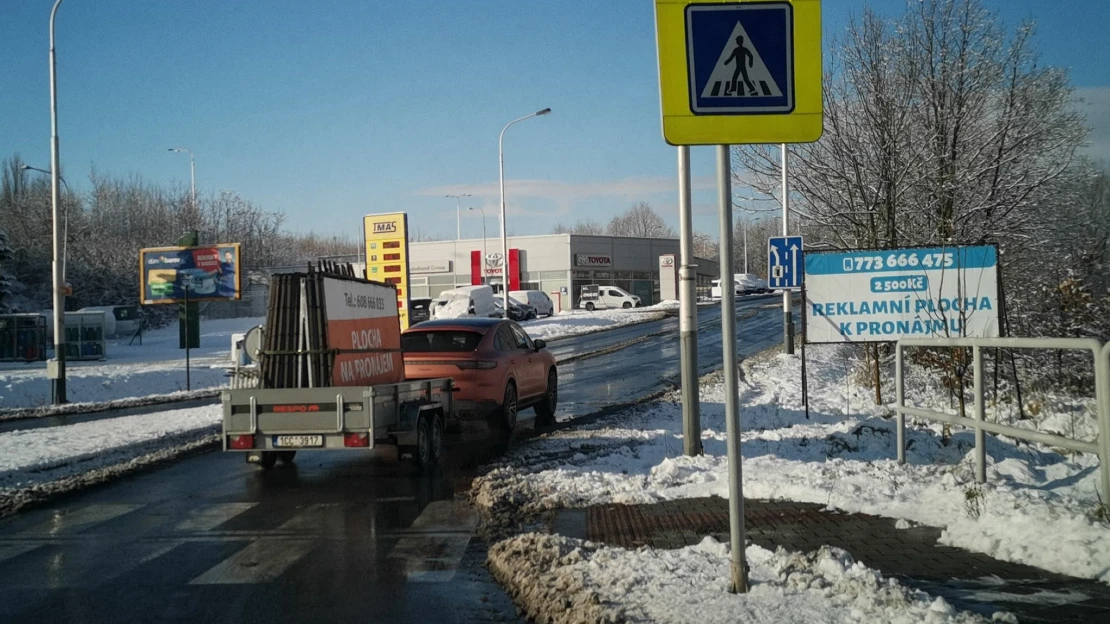 Slovák zamoril Česko nelegálnymi bilbordmi. Nočná mora úradov skončila pred súdom