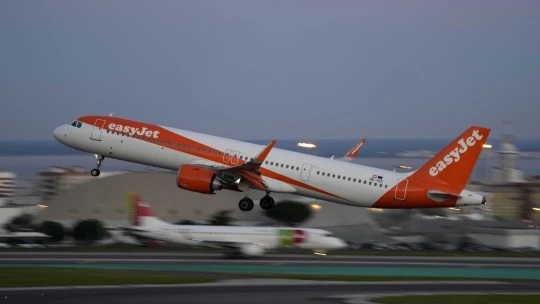 Aerolínie EasyJet v 1. štvrťroku znížili stratu, stále to však sú desiatky miliónov