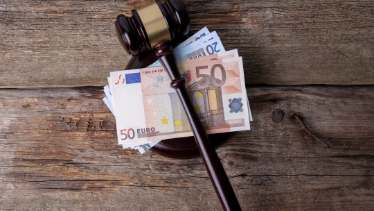 Stovky ľudí sa boja o investície za milióny. Obchodník skončil, klientov sa ujalo právnické eso