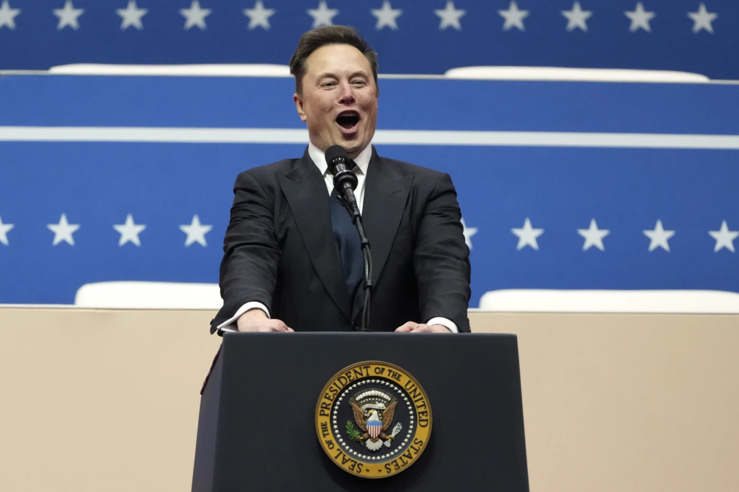 Zbohom Trump, Tesla sa potápa. Automobilka zverejnila zlé výsledky a Musk sa vracia ku kormidlu