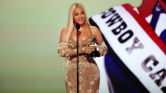 Nikto nezískal viac cien Grammy. Beyoncé je na scéne už 30 rokov a až teraz dosahuje vrchol