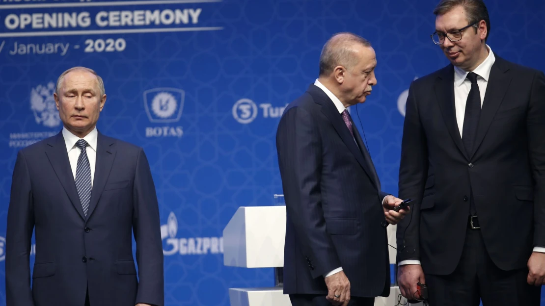 Srbsko našlo batohy s výbušninami pri plynovode vedúcom do Maďarska, povedal Vučić