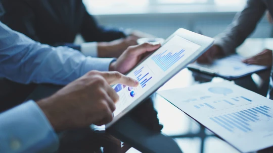 Tieto investície vynášajú viac ako klasické akciové trhy. Pozor však na nástrahy