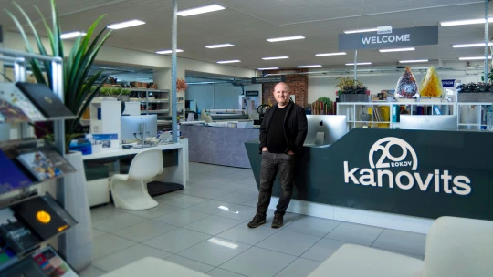 Tlačoviny robia pre Billu či Ferrari. Kanovits Print Atelier dokazuje, že tlač stále predáva