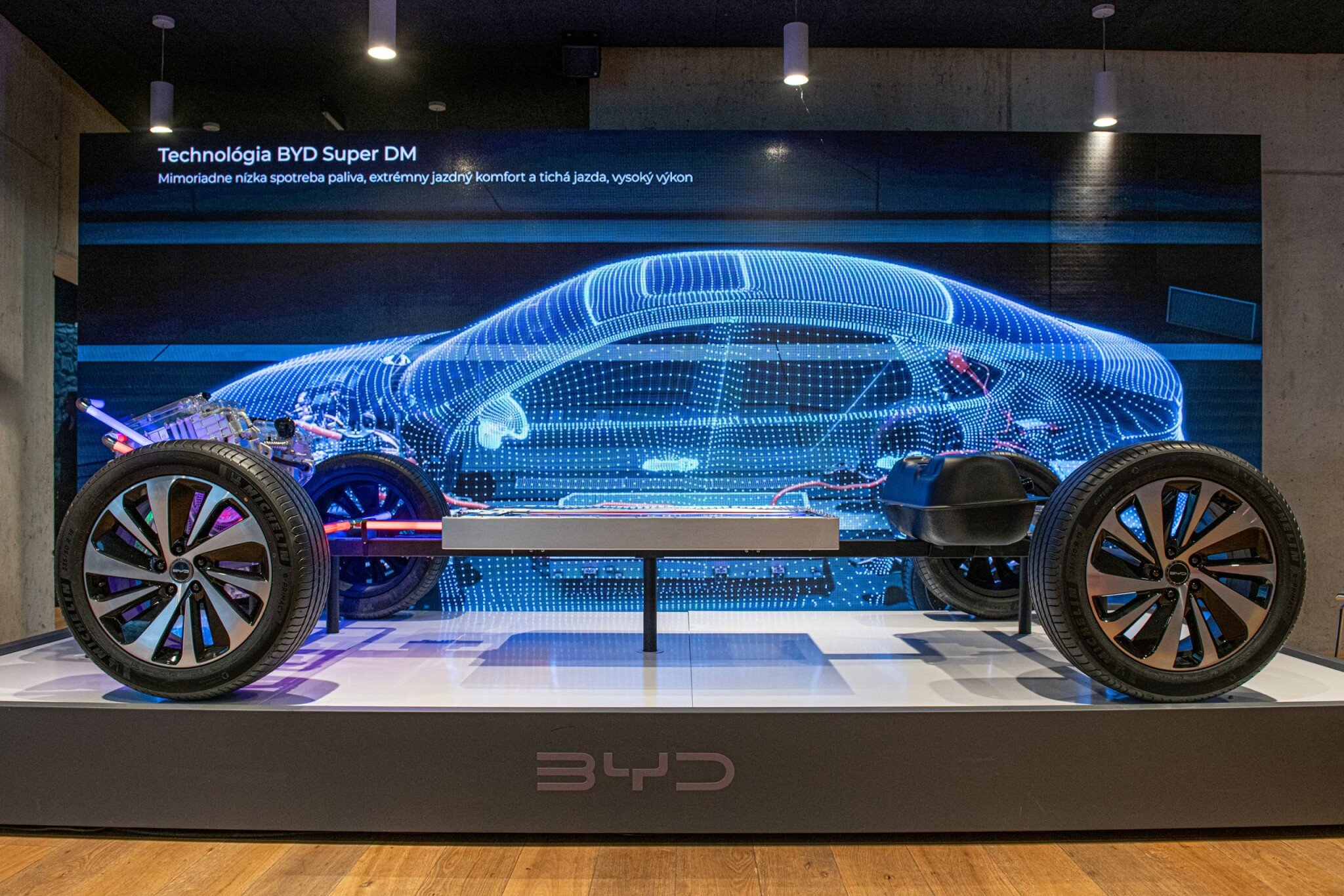 Čínska automobilka BYD začiatkom apríla mala slovenskú premiéru