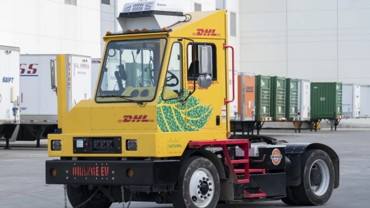 Trumpove clá pozastavujú aj zásielky pre bežných ľudí. DHL oznámila nové opatrenia