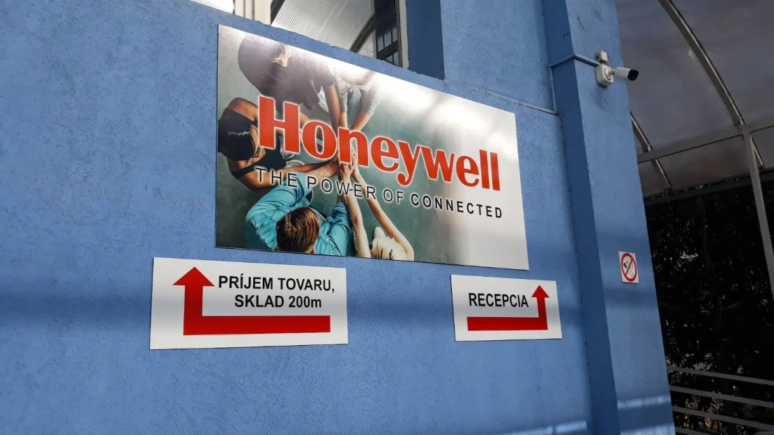 Presúvajú výrobu do lacnejšieho Tuniska. Výrobca obuvi Honeywell v Partizánskom definitívne končí
