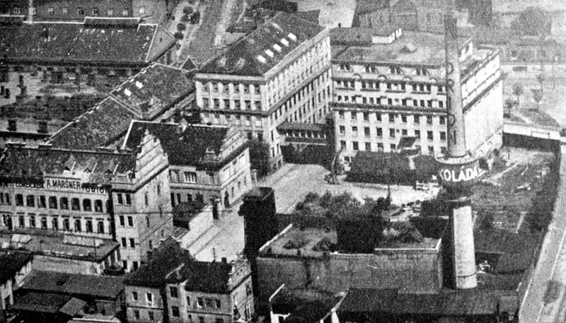 Továreň Orionu na fotografii z roku 1935. Foto: Wikimedia Commons, voľné dielo