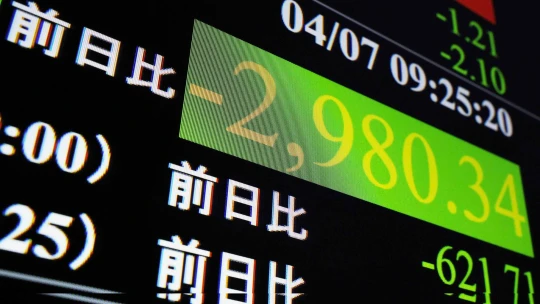 Japonská burza sa opäť prepadla. Clá sú liečivé, vraví Trump