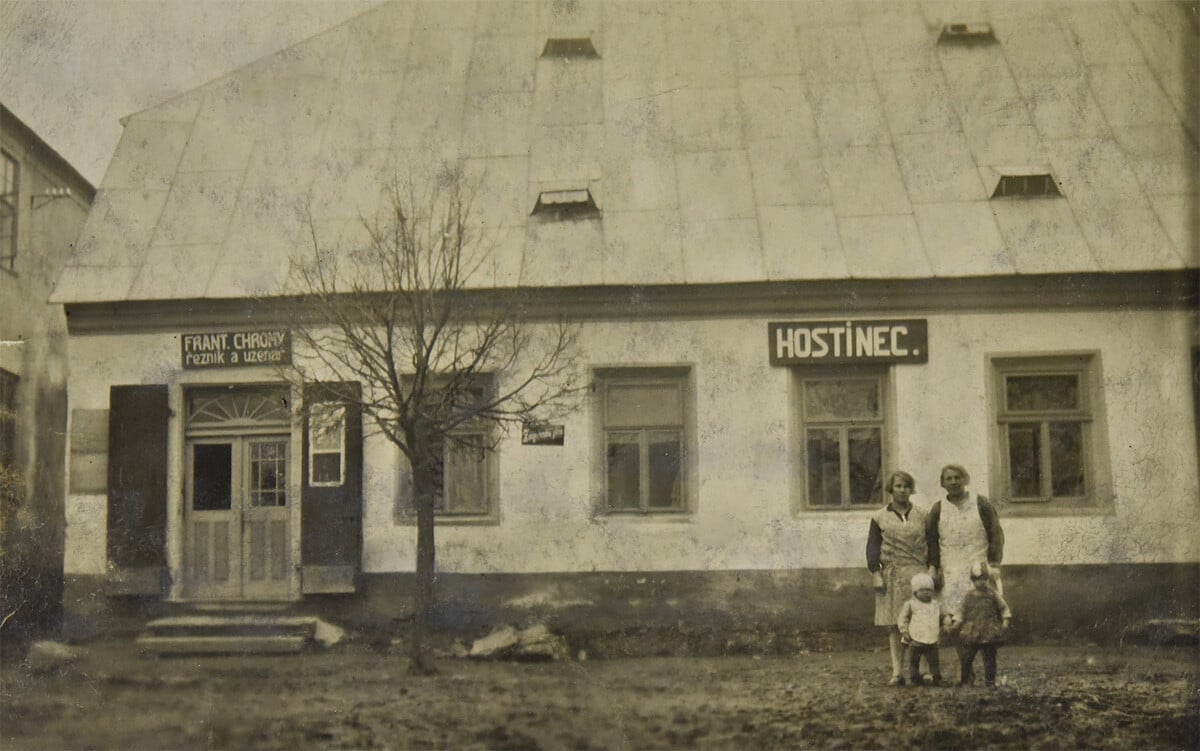 Mäsiarstvo otca Jozefa Chromého. Foto: archív Jozefa Chromého