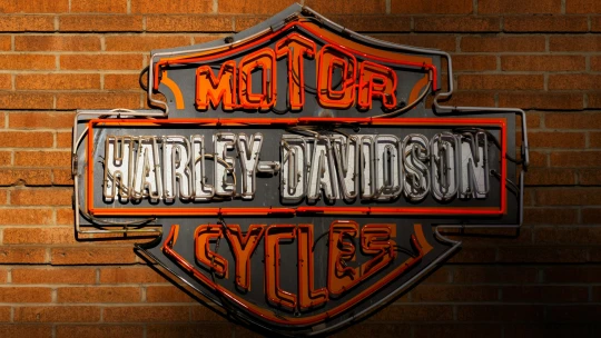 Harley-Davidson mení šéfa, chradnúcej firme nepomohol. Korene nám odumrú, varuje pražský díler