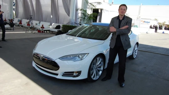 Hľadala Tesla náhradu za Muska? Šéfka správnej rady poprela správu renomovaného denníka