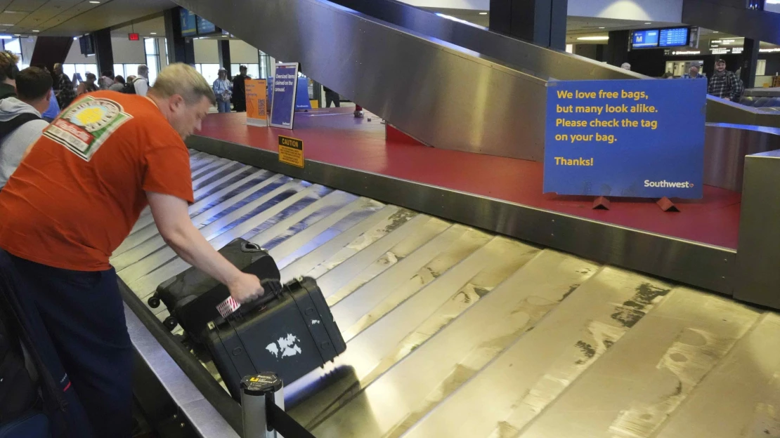 Priplatíme si peknú sumu. Lufthansa ruší pri základných letenkách kabínový kufor v cene