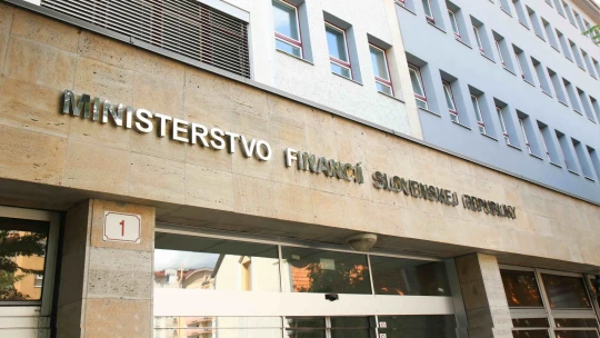Schodok štátneho rozpočtu Slovenska v septembri klesol, medziročne bol vyšší